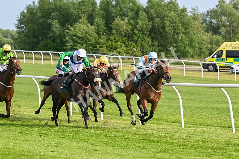 100625-Race 4-Lima Sierra-7001 - Race 4