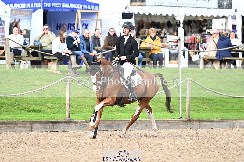 241025-125440-07799 - 228-Callum.Banfield-JIN.VAN.DE.DOELVELDEN.Z