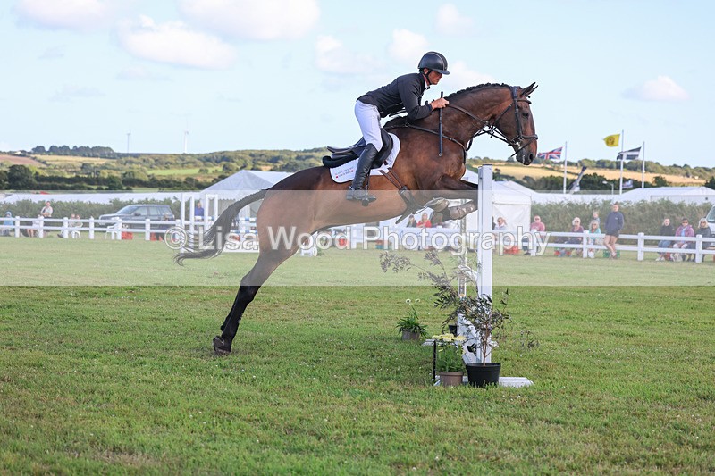 3E7A4609 - Class C1: Showjumping Senior Newcomers/1.10m open
