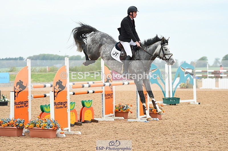 230504A-095010-00456 - Cls 8 Snr Foxhunter