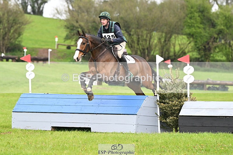 250419-105102-08679 - 425-Ollie.Martin-MIH.POP.SOCKS