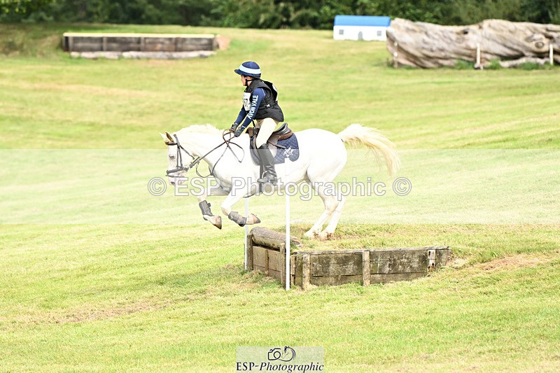 240825X-162223-36747 - 80cm XC 15.30 to 16.30