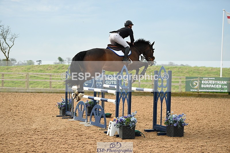 230504A-091138-00296 - Cls 8 Snr Foxhunter