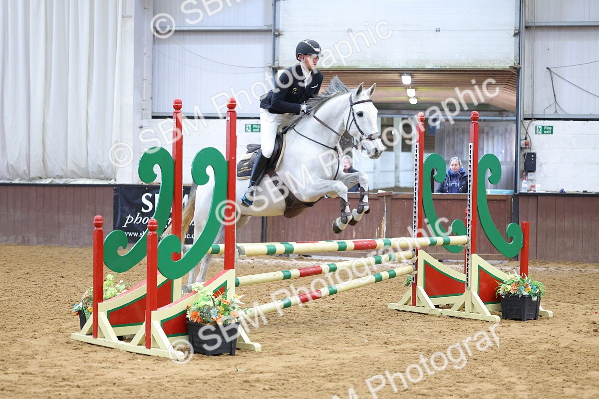 SBM_009802 - Class 20 - Senior British Novice/ 90cm Open - First Round (0.90m)