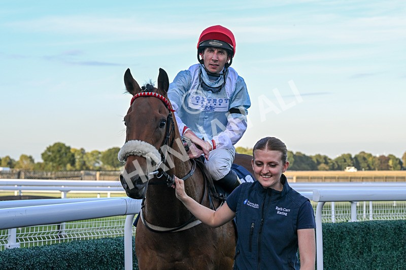 220926-Race 8-Horwich-5513 - Race 8 5.35pm End Of Season Handicap