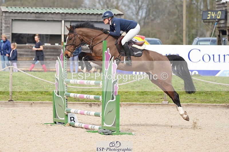 260322A-131743-01826 - 12 Newcomers 1m 10 Open