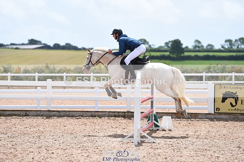 230715A-131516-01184 - Cls 4 Newcomers & 1m Open