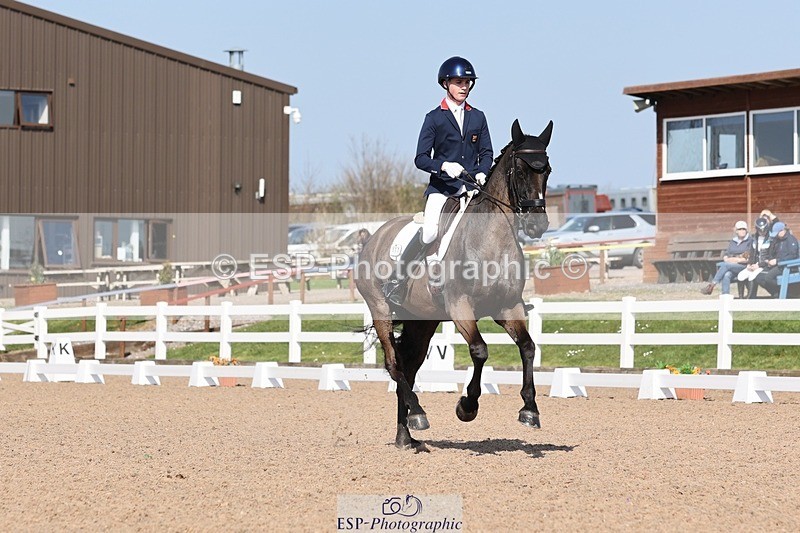 250404-152303-07082 - 117-Myles.Graham-Nibeley.Black.Pearl