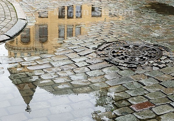 Riga-reflection and manhole cover - Scandinavia and The Baltics