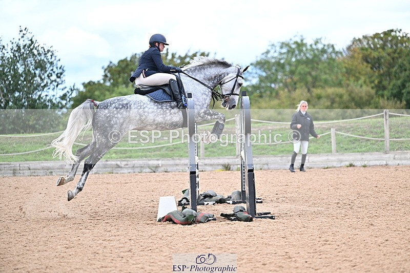 260923B-113727-00148 - Cls 02 Brit Nov & 90cm Open