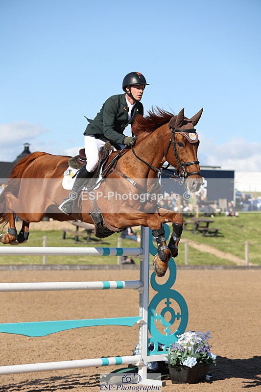 240419A-170410-09583 - Cls 10, 2 Star Big Tour 145cm  Break to End