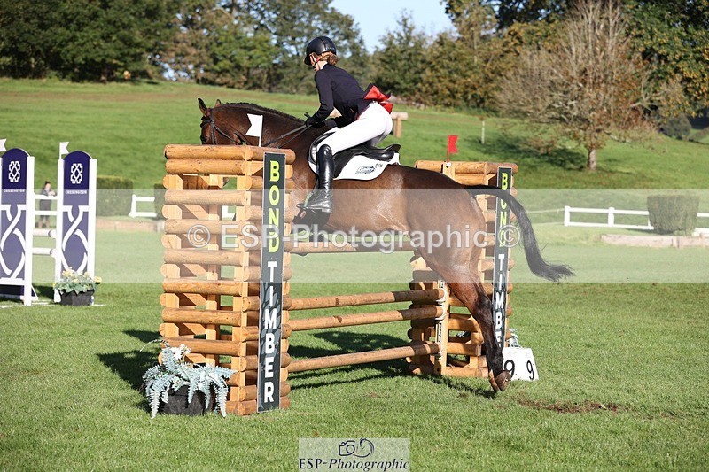 231022-104157-24687 - 605-SPORTSFIELD.U2-Katie.Corbin-TrotUp+SJ