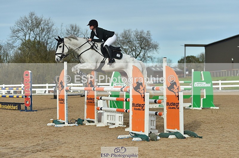 231111A-132148-02115 - Cls 12 Newcomers & 1.10m Open