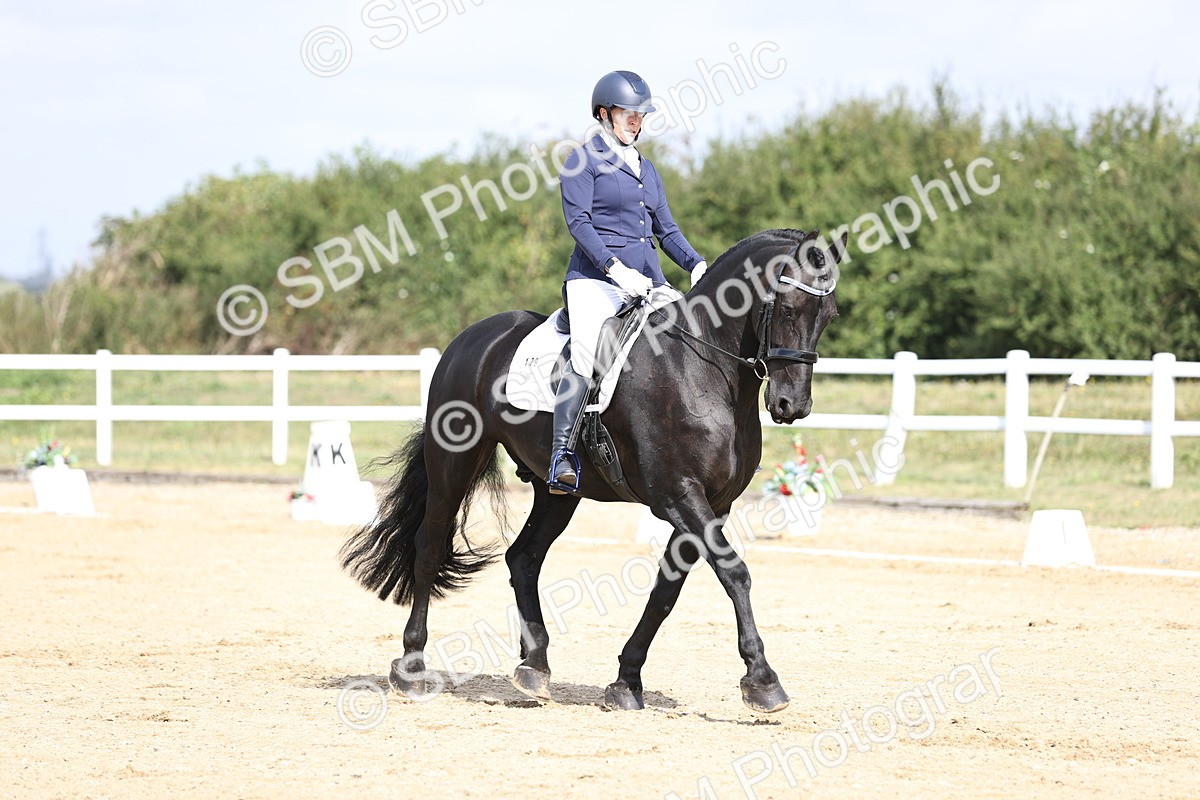 SBM_016090 - Class 14 - Novice 23 - 10.29-11.32