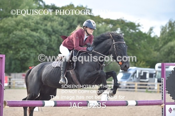 JAC_6285 - CLASS 9 SAT Pony Foxhunter/ 1.10m Open