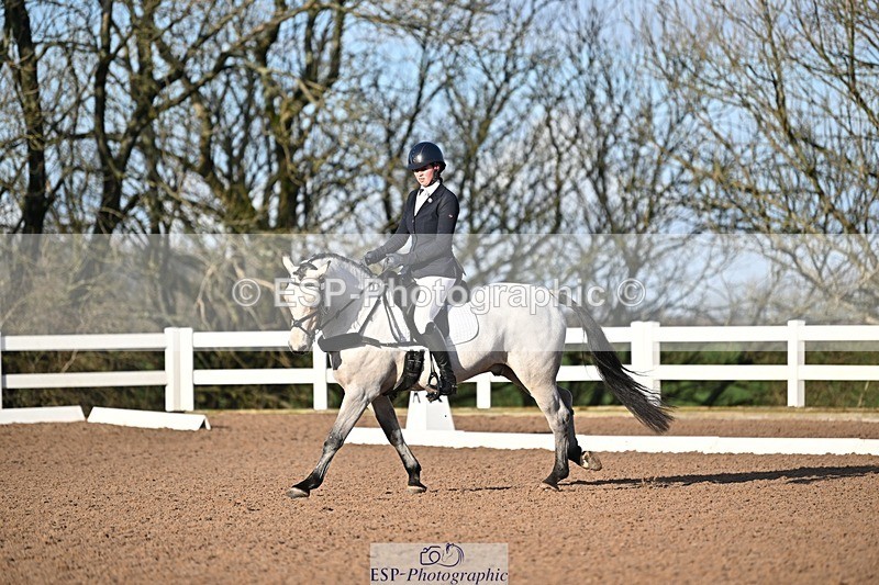 241214-104000-01195 - 146-CHLOE.DUNN-Towerhill.Shamie