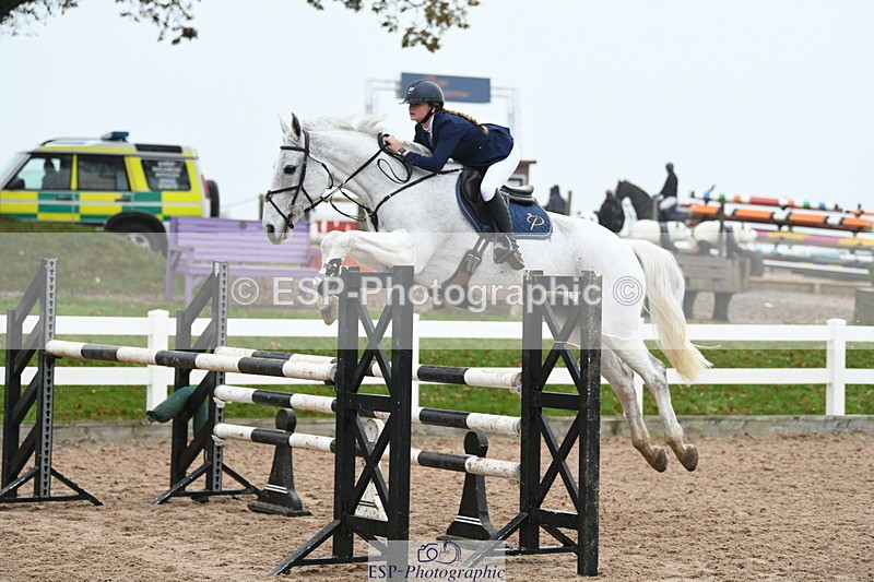 241103A-104049-07536 - SUN Cls 21 Snr Newcomers and 1.10m Open