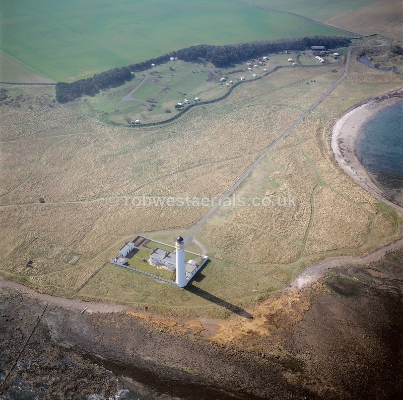 A00281D Barns Ness Lighthouse in 2002 - East and north coastlines