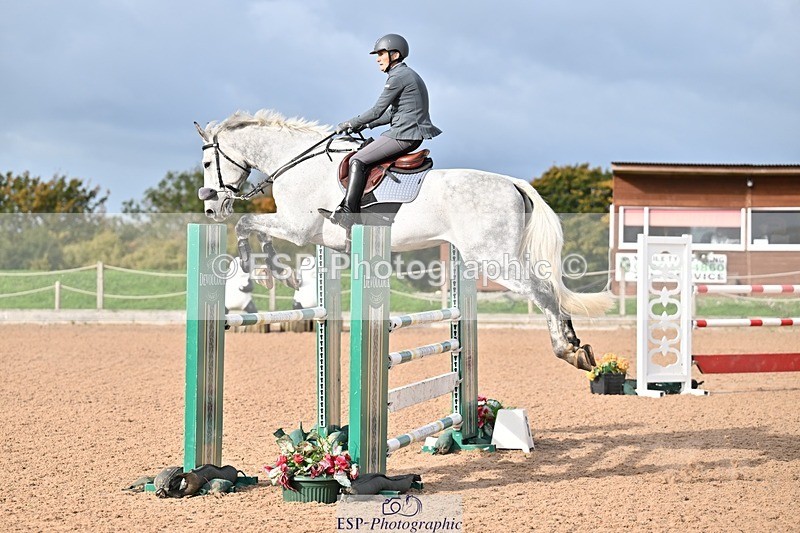 251005-101731-02720 - Cls 15 Foxhunter and 1.20m