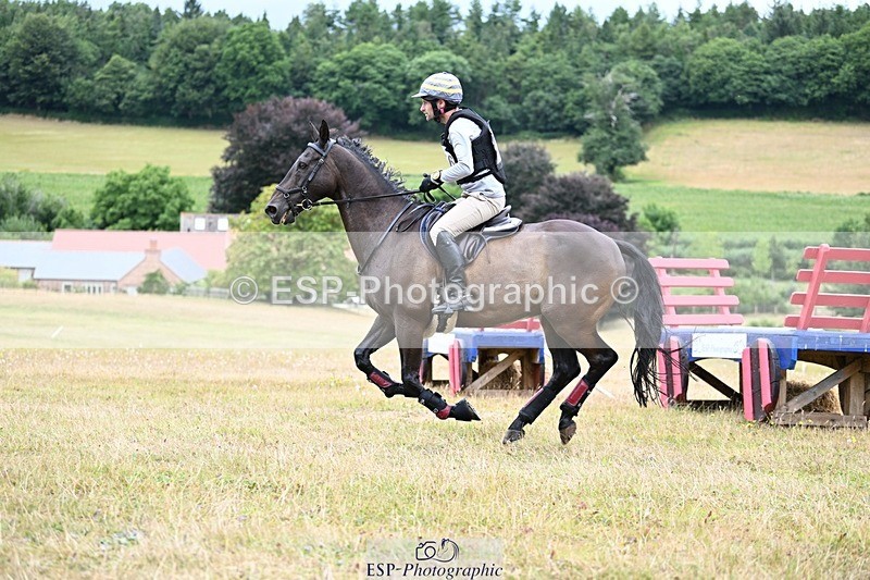 250803A-124633-13313 - M-556-Alex.Jupp-CARRY.ON.REGARDLESS