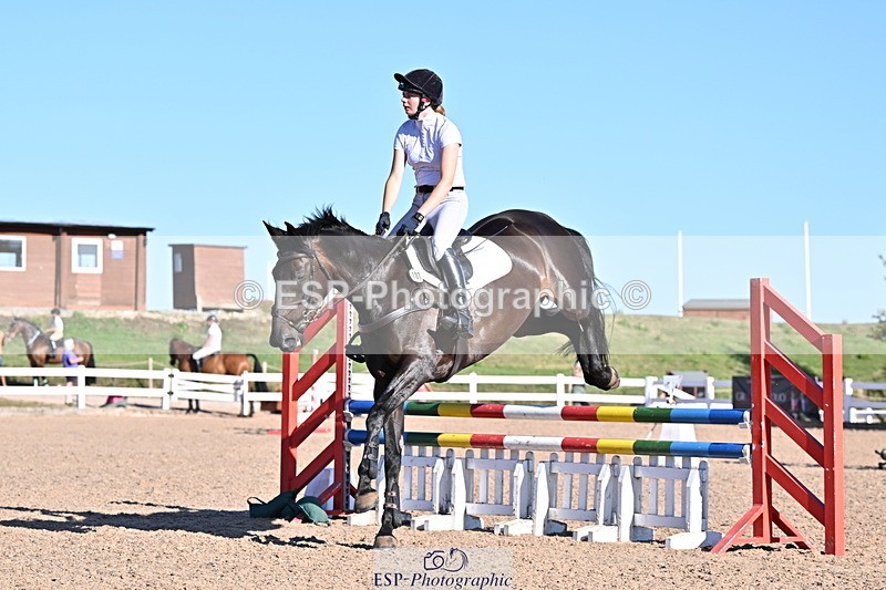 250708A-181842-00471 - 90cm Classes