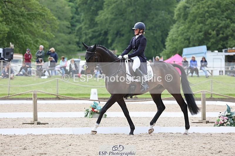 240524-160825-10057 - 370-STORM_IN_DECEMBER-Claire_Fielding