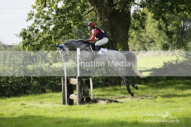  WWHT 171021 2992 - Intermediate (0.90m)  17/10/21