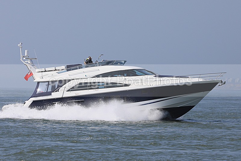 180414 PURE LIBERTY - FAIRLINE SQUADRON 1Y3A4876 - Flybridge Cruisers