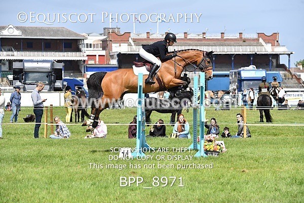 BPP_8971 - CLASS 3 The RHS Andrew Hamilton Coach Novice Qualifier (1.20m)