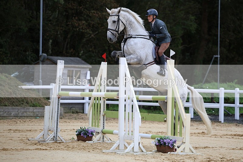3E7A3076 - Class 8: Senior Newcomers/1.10m open
