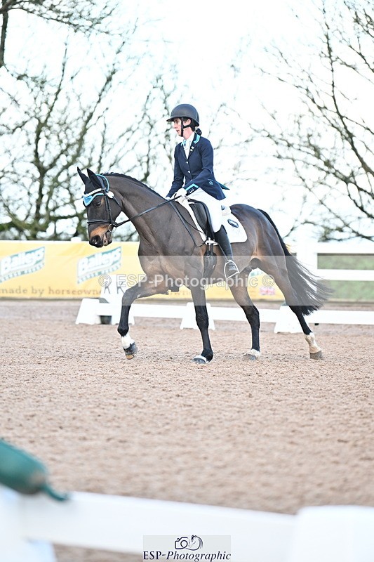 240218A-105752-05754 - 232-Alys.Matravers-VORVASHILL.VERTIGO