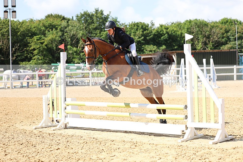 3E7A2716 - Class 2: 70cm Juniors and Seniors