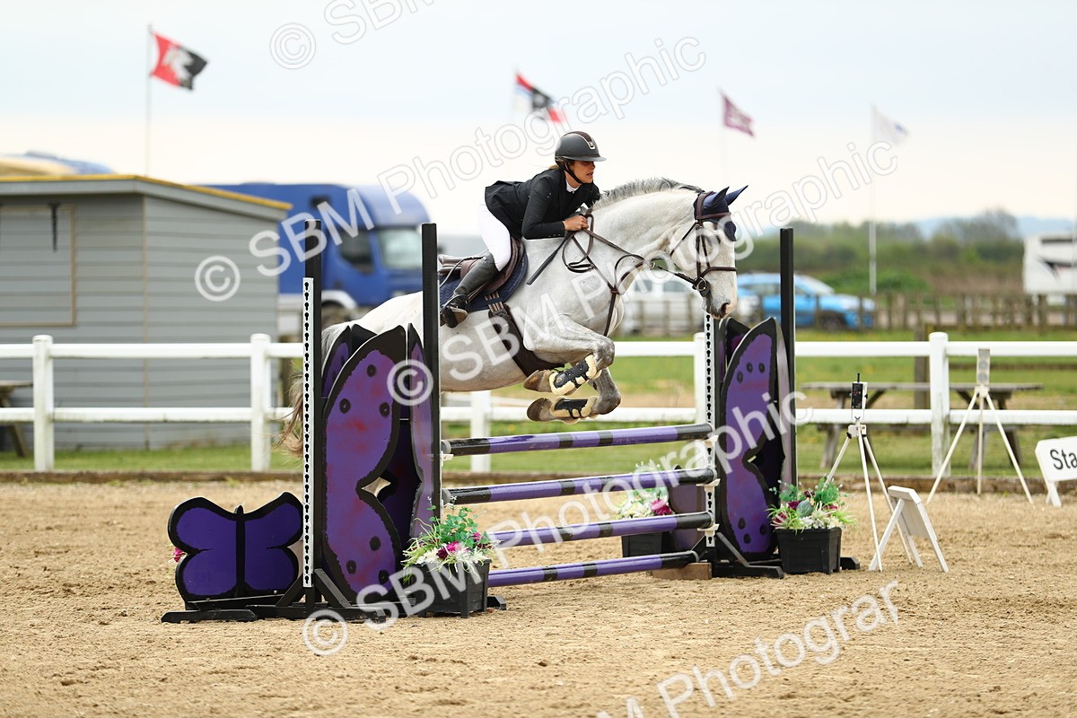 SBM_000586 - Class 2 - Senior British Novice 90cm
