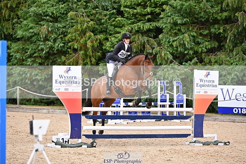 250802A-153903-06379 - F-255-Helen.Buckland-ZIA'S.ZAVITAS