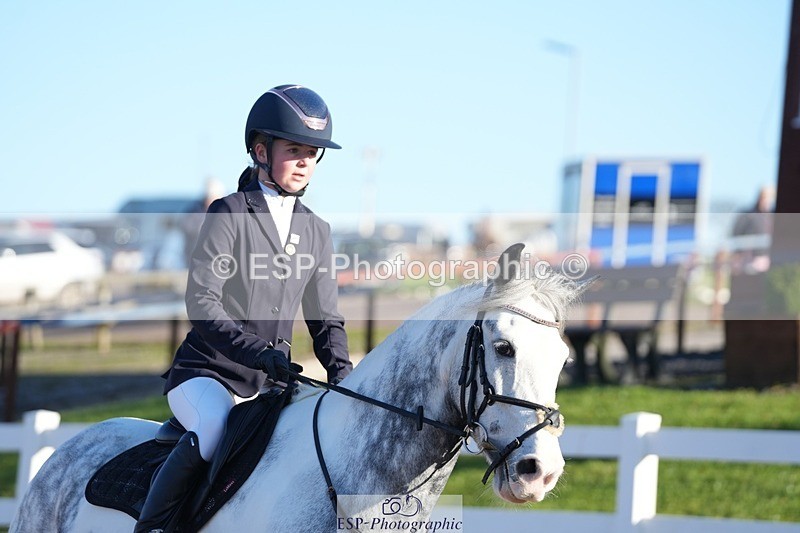 251130-104601-00979 - Cls 4 Pony Brit Nov & 80cm Open