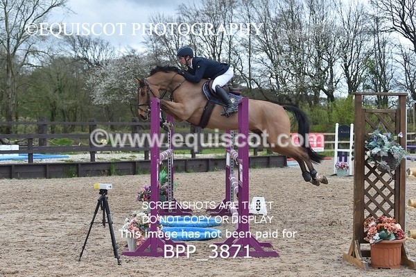 BPP_3871 - CLASS 4 Senior Newcomers/ 1.10m Open