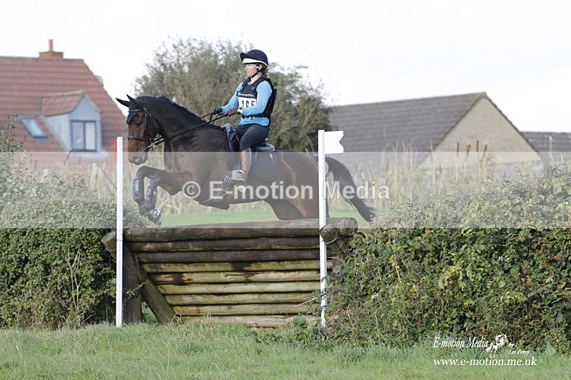  WWHT 171021 4063 - Open (1.00m)  17/10/21