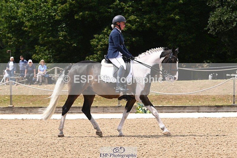 250720A-124117-10449 - 164-Dominique.Kinnaird-Perry-Pallas.Vanquish