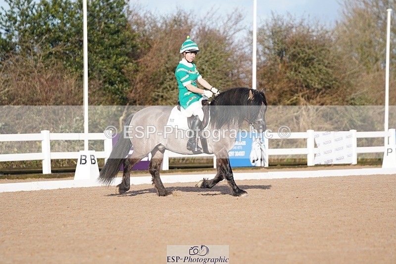 241214-112920-00315 - 117-Janine.Paterson-Pottertonpark.Mulreesh