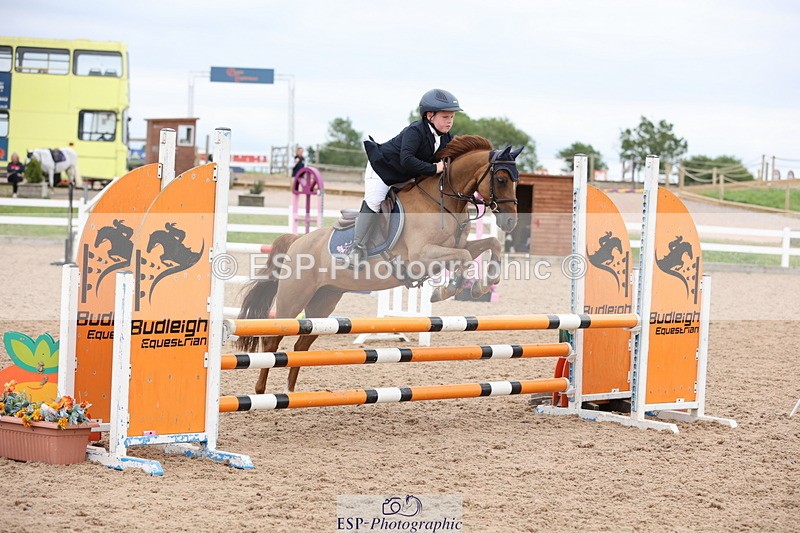 240630A-181759-16372 - Cls 28 Stepping Stones 128cm + 138cm