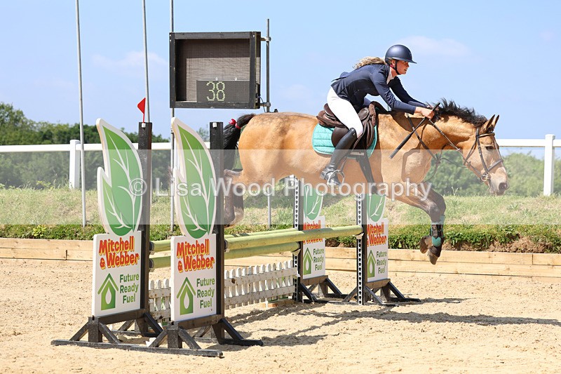 3E7A9574 - Class 8: Senior 80cm