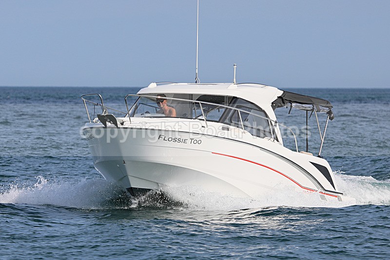 180804 FLOSSIE TOO - BENETEAIU ANTARES 1Y3A5203_ED - Motorboats - Hardtop