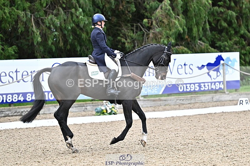 251022A-151334-00234 - C-211-Claire.Fielding
