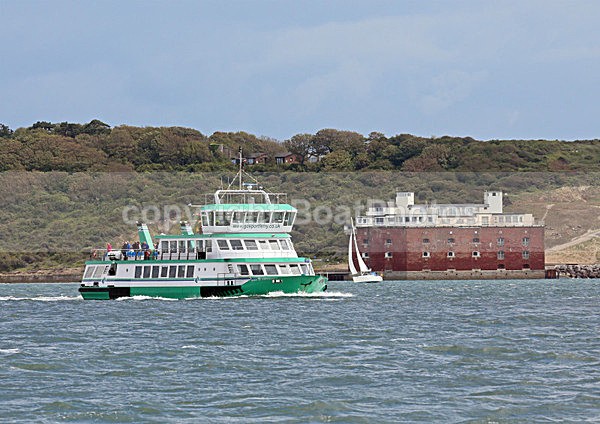 120715 GOSPORT FERRY WT7A6364 - Commercial, Military & Naval Craft