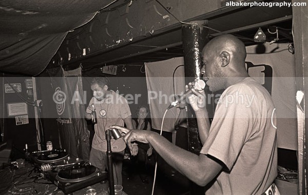 44 martin-brew chris-jam - Friends & Family @ the-roadhouse 08.09.01