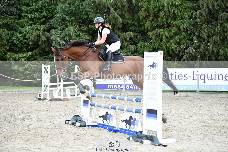 251004A-172439-02410 - Classes 12 & 13 90cm