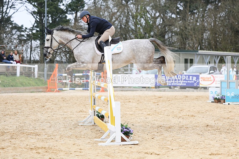 3E7A7642 - Class 8: Senior Newcomers/1.10m open