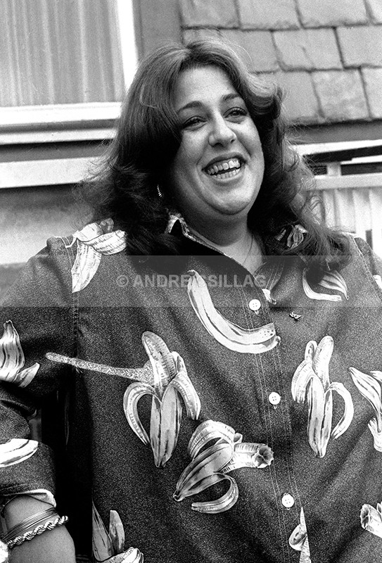 MAMA CASS - M..