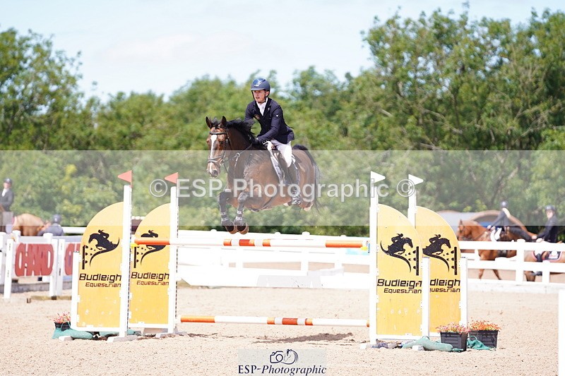 240721A-135500-18570 - Cls 32, YH 6 Yr Olds 1.30m