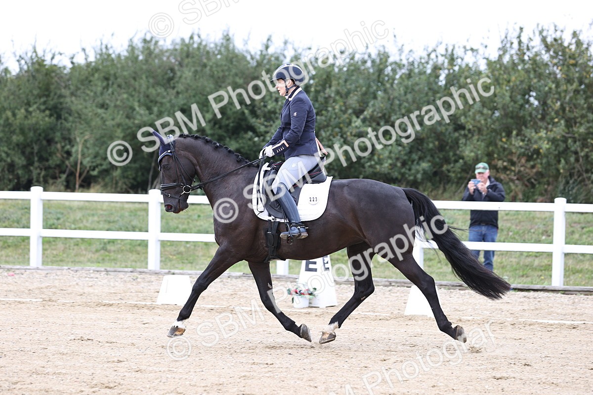 SBM_017569 - Class 14 - Novice 23 - 13.52-14.55